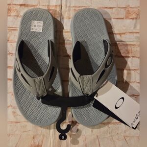 Oakley Operative 2.0 Flip Flop Sandals 7 Men's Gray/black Rubber